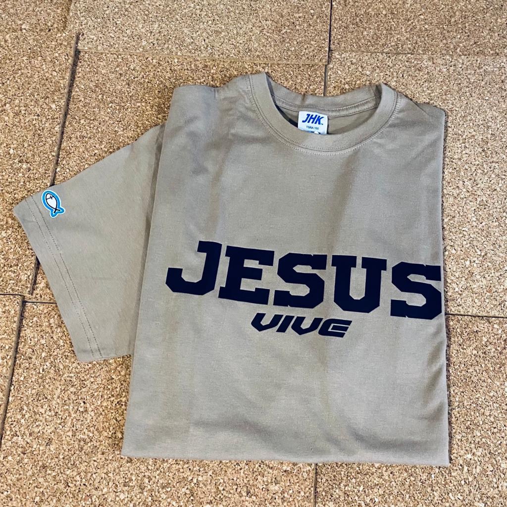 199d7a51-294c-4593-91b1-774d5fc52e26 199d7a51 294c 4593 91b1 774d5fc52e26 Camiseta “Jesús vive”