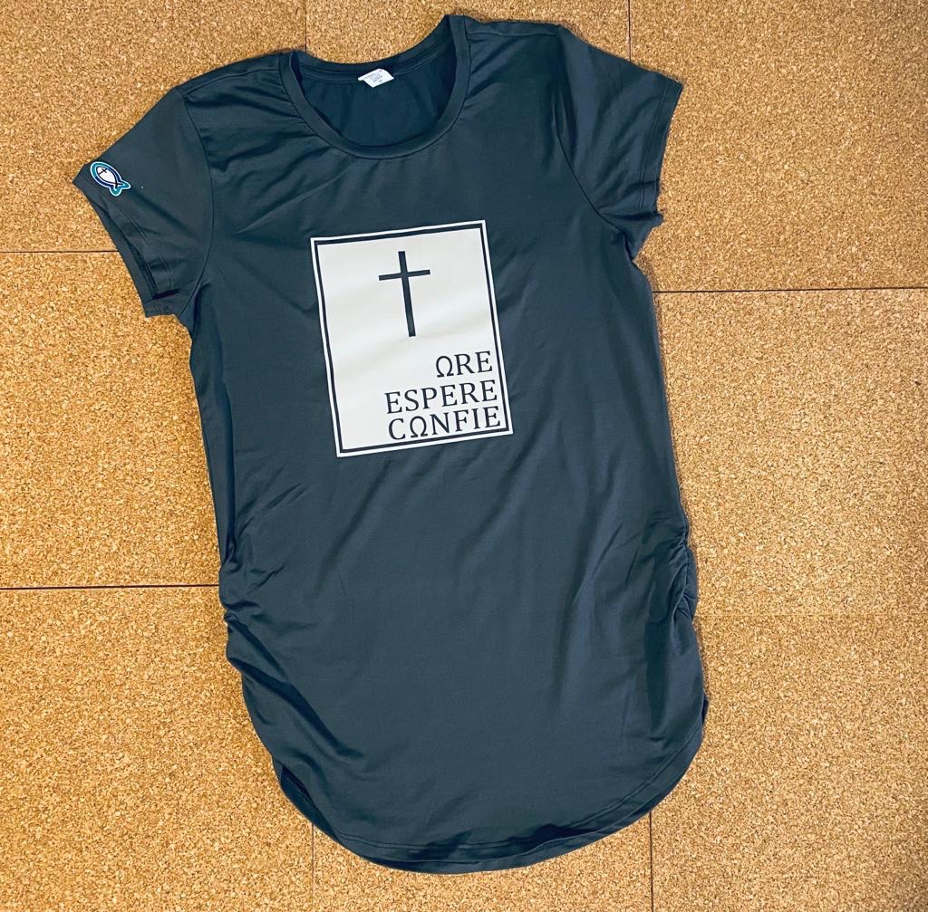 6b32a45c-a960-475c-94b0-54e792542891 6b32a45c a960 475c 94b0 54e792542891 Camiseta “Ore, espere, confie”