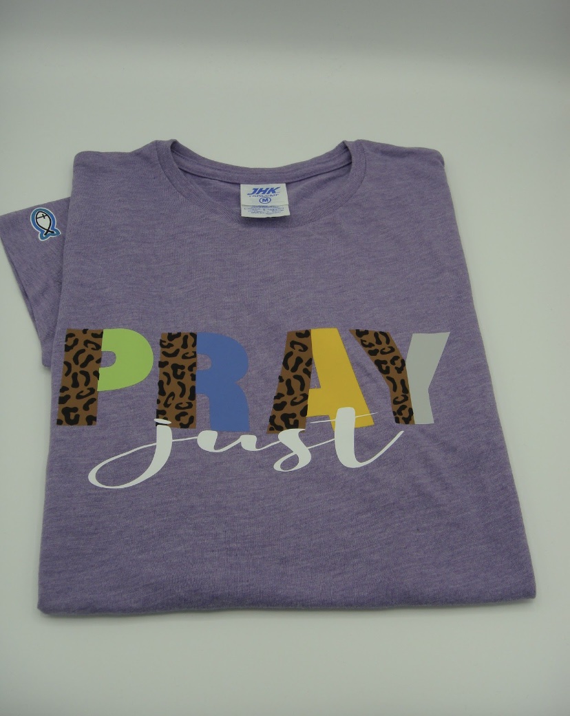 img_3713 img 3713 T-shirt “Just Pray”