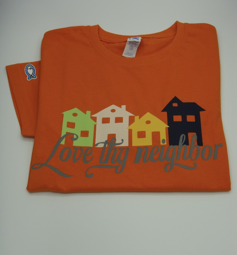 img_3799 img 3799 T-shirt “Love thy neighbor”