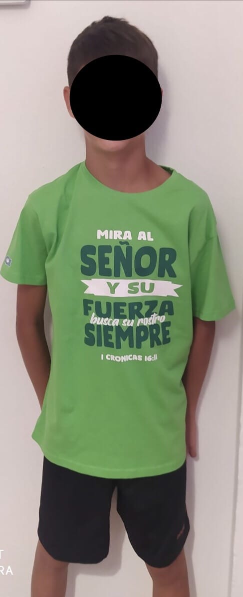 img_5390 img 5390 Camiseta “Mira al Señor y su fuerza busca su rostro siempre”