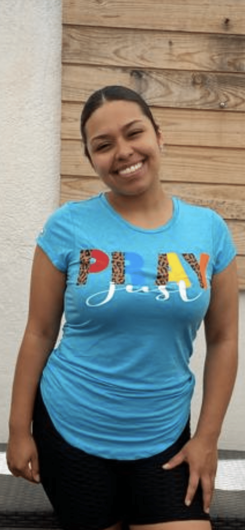 img_8270 img 8270 T-shirt “Just Pray” versión azul