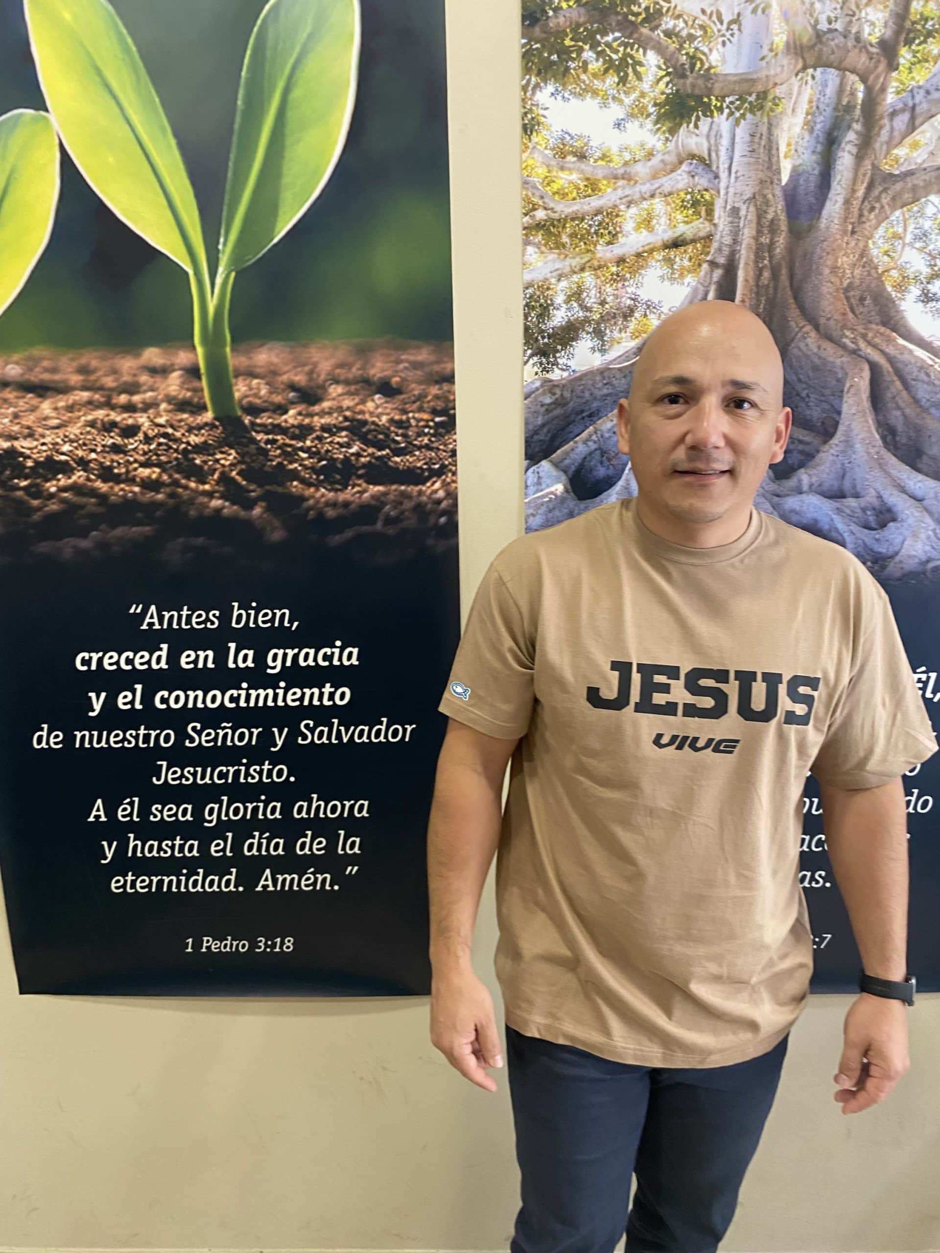 img_3631 img 3631 scaled Camiseta “Jesús vive”