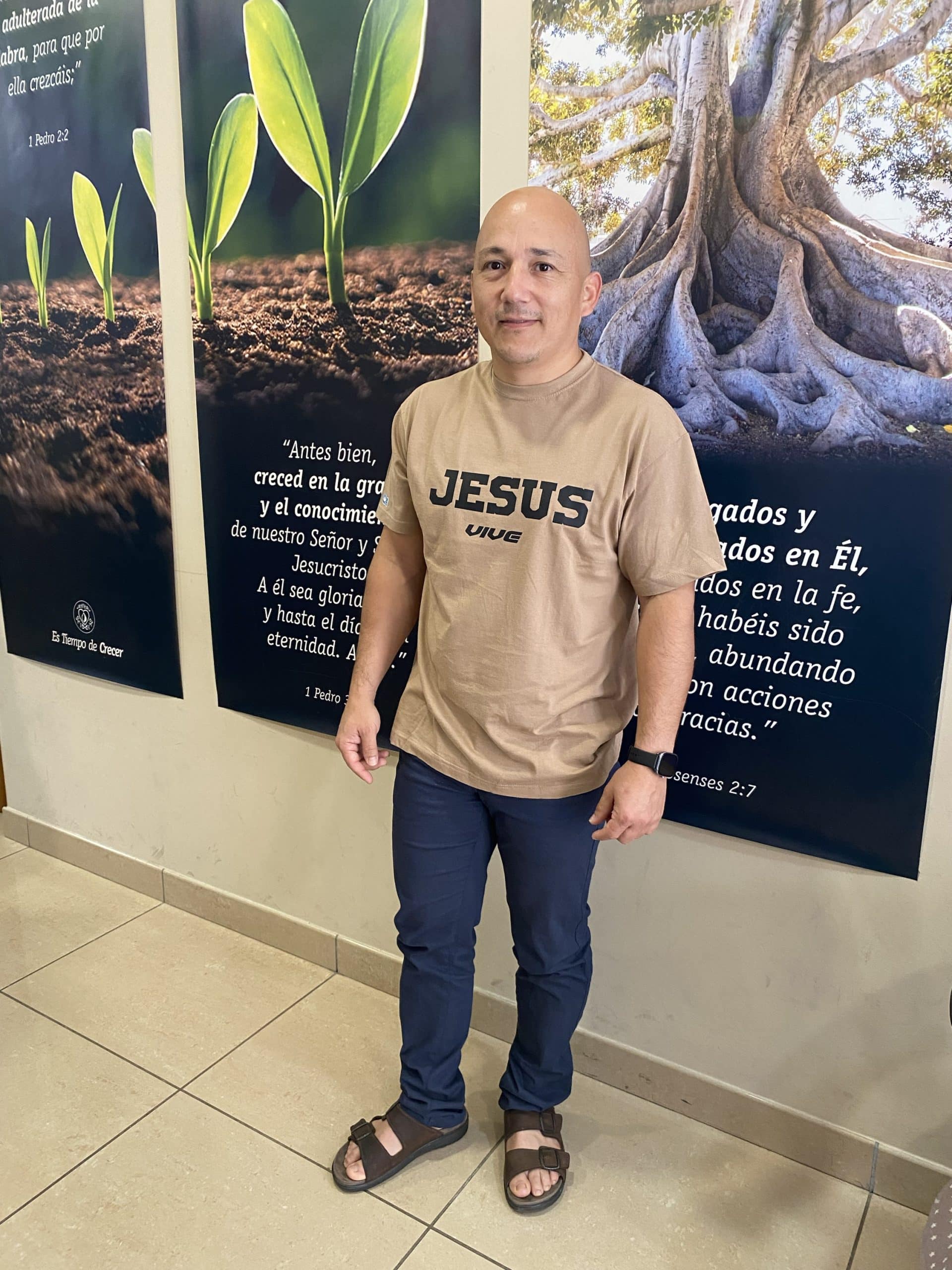 img_3632 img 3632 scaled Camiseta “Jesús vive”