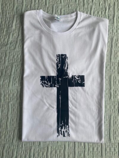 9729508d f56d 4237 b989 6525a64e9142 Camiseta con Cruz